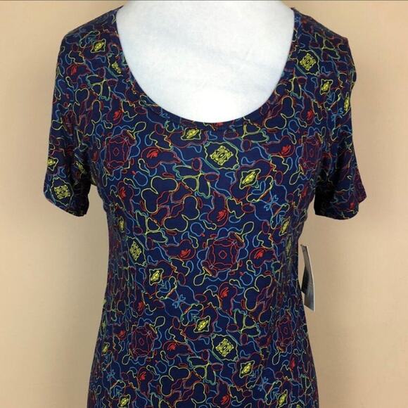 LuLaRoe Tops - LuLaRoe Classic T NWT